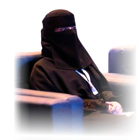 Ms. Ashjan Al-Hazmi. -CEO of Smart Mission Company. -And the official sponsor of the Smart Investor event.